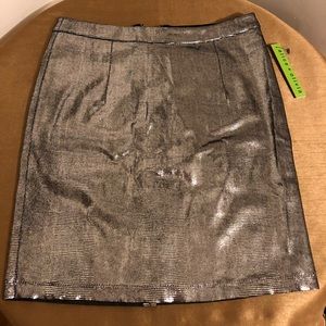 NWT ALICE & OLIVIA SILVER METALLIC MINI SKIRT SZ 0